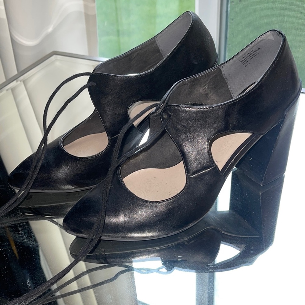 Black Seychelles leather pumps